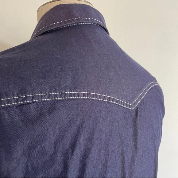 J. Campbell Los Angeles Y2K Western Button Shirt – Size Small
Lightweight Rodeo - Picture 10 of 13